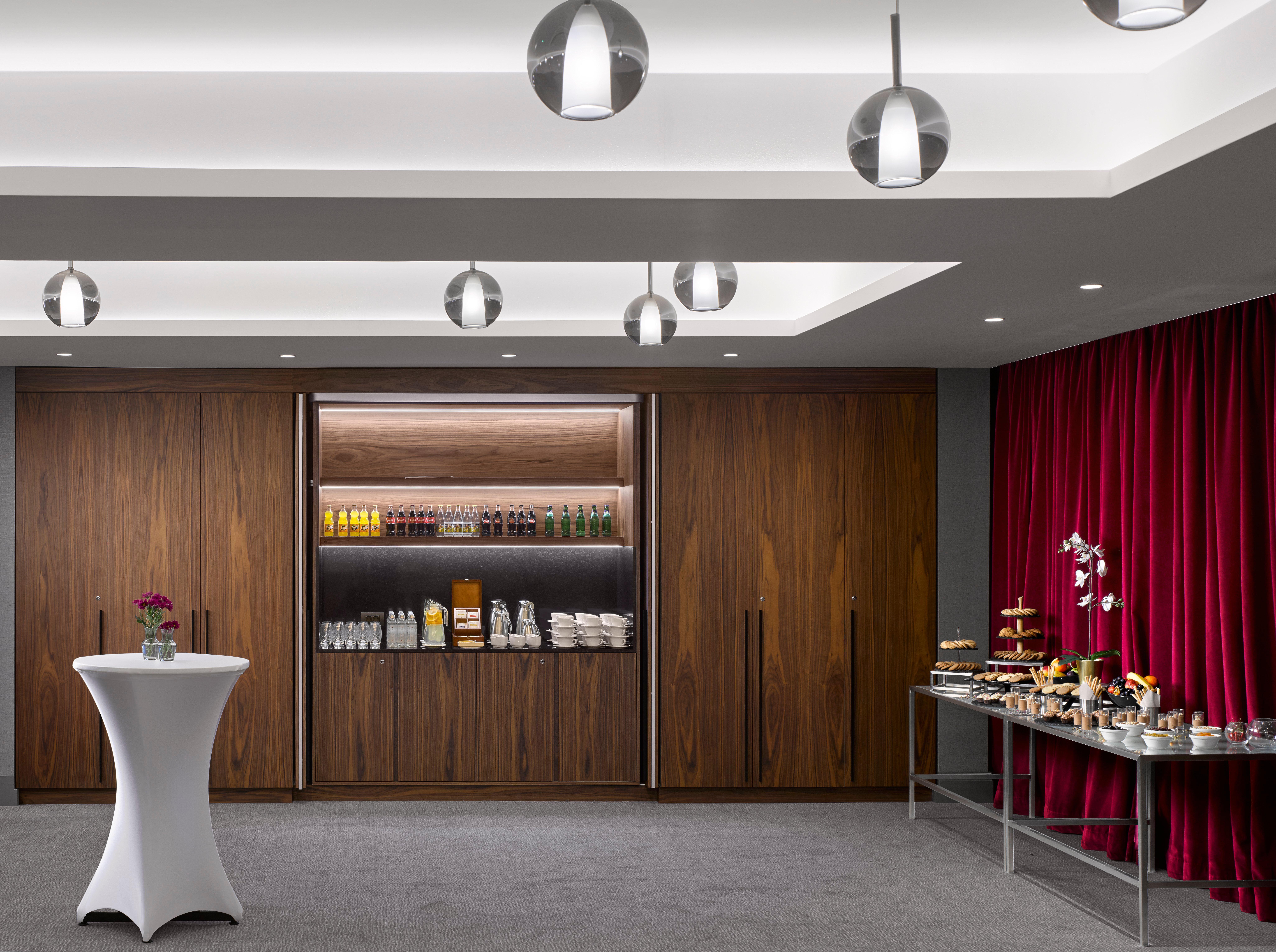 InterContinental Sofia, an IHG Hotel Esterno foto The 1906 Lounge