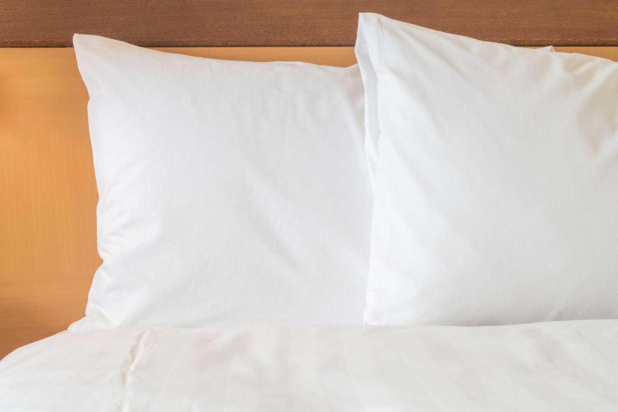 InterContinental Sofia, an IHG Hotel Esterno foto Two pillows on a bed